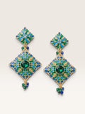 Pendientes Sergy & Tapiju esmaltados a mano en tonos azul y verde con base de acero dorado y cuentas de cristal.