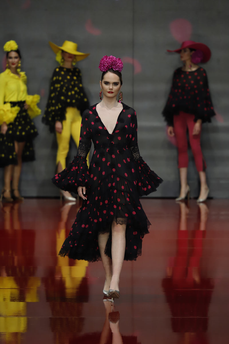 Vestido de gasa  con lunares de la colección de alta costura de Sergy & Tapiju en Córdoba 