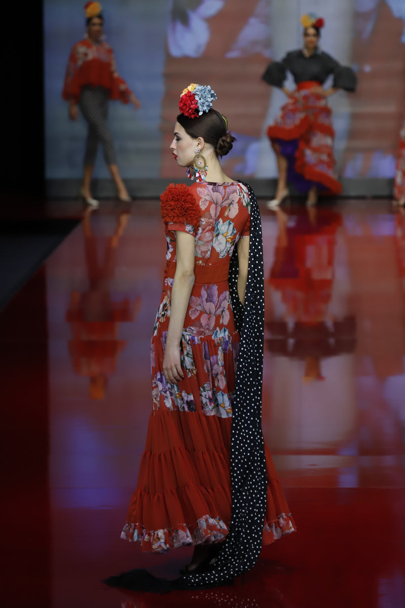 Vestido de gasa estampada de la colección Sergy & Tapiju alta costura hecho en Córdoba.